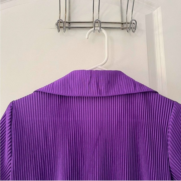 🔥3/$15 Purple button-up crop top - Picture 6 of 7